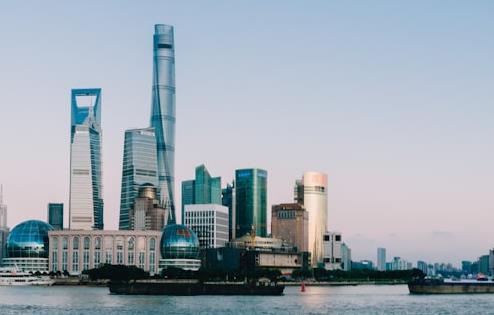 上海收账公司:朋友借钱后一直不主动还怎么办?